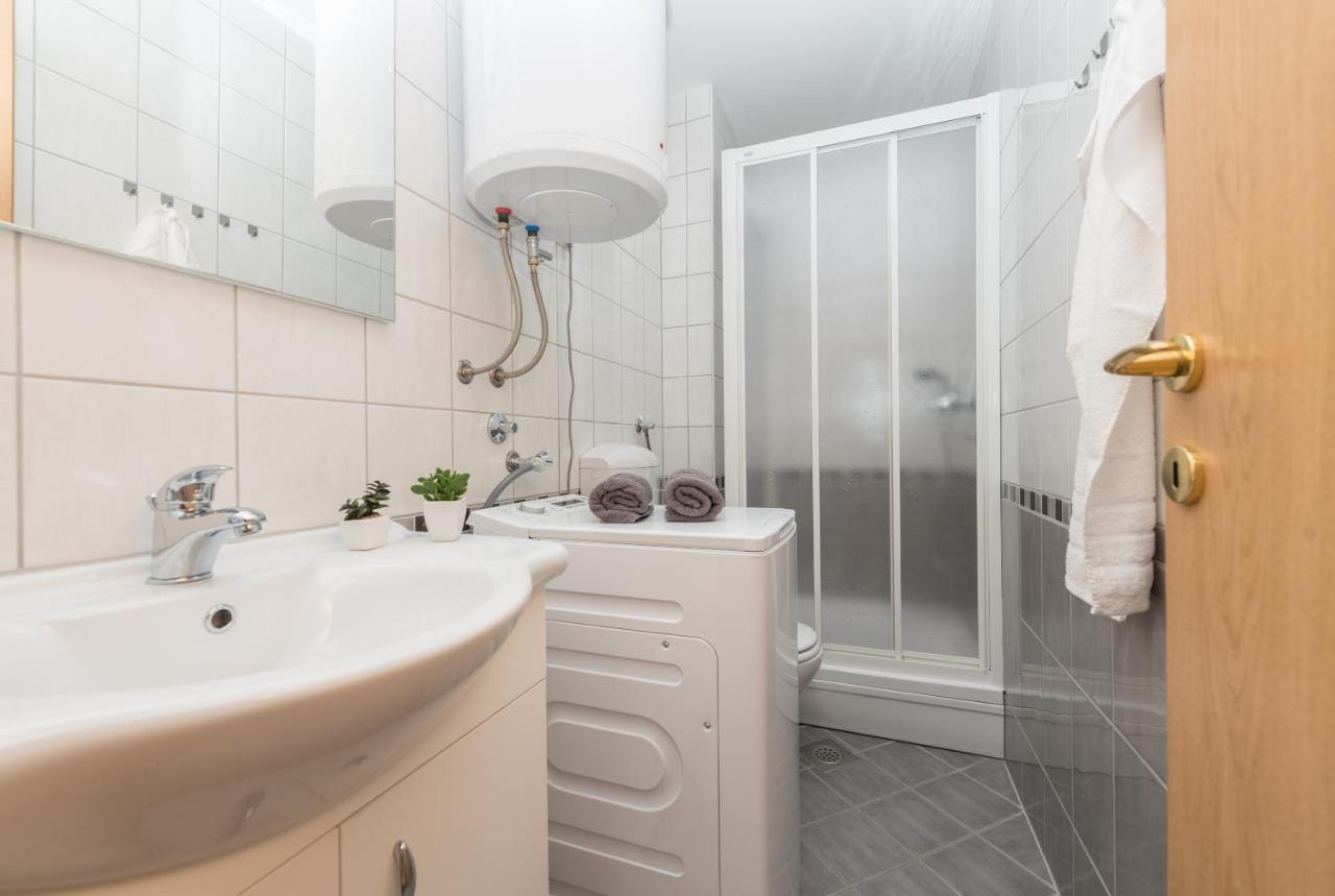 Deluxe 3 Bedroom Apartment With Sea View Baska Voda Exterior photo