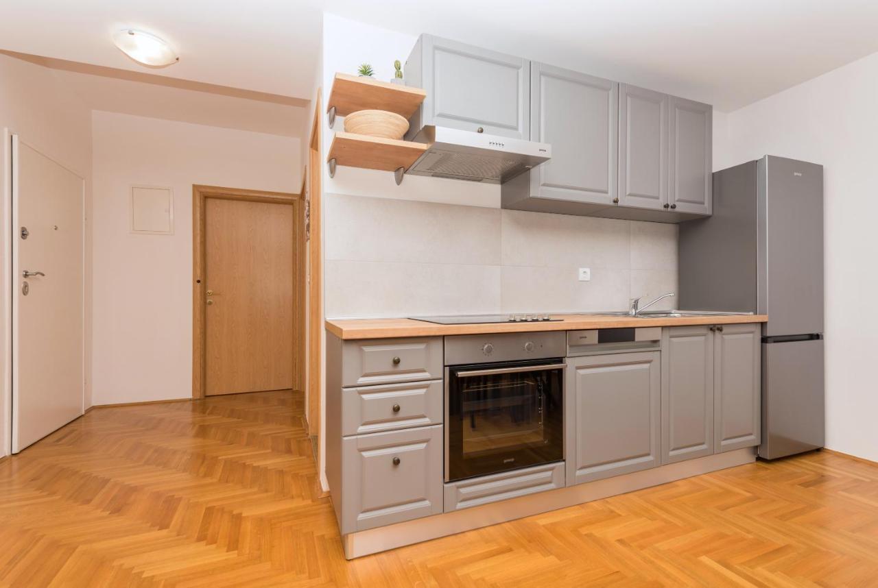 Deluxe 3 Bedroom Apartment With Sea View Baska Voda Exterior photo